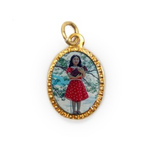 MD103126P10 - Medalha de Alumínio Oval Dourada c/ 10un. Beata Benigna - 2x1,3cm