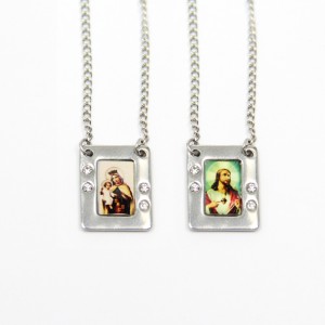 ES43009 - Escapulário N. Sra. Do Carmo Aço Inox c/ strass - 61,7x1,3cm (R087)