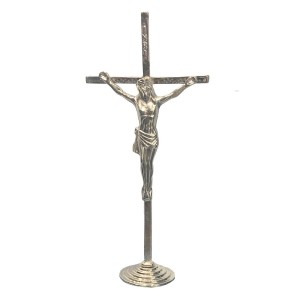 CU830050 - Crucifixo de Mesa Metal Níquel - 14x6,5cm (621)